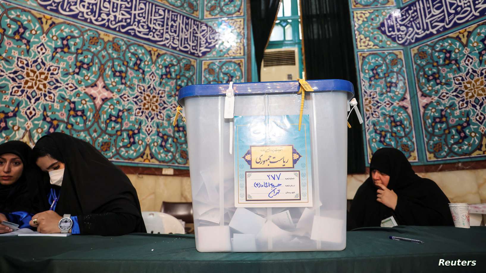 تقرير: صناديق الاقتراع الفارغة تُسقط ادعاءات النظام الإيراني بالمشاركة